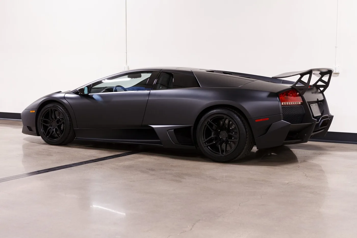 2010 Lamborghini Murciélago LP 670-4 SuperVeloce sold by a specialist dealer in Costa Mesa, United States, photo 7 of 15