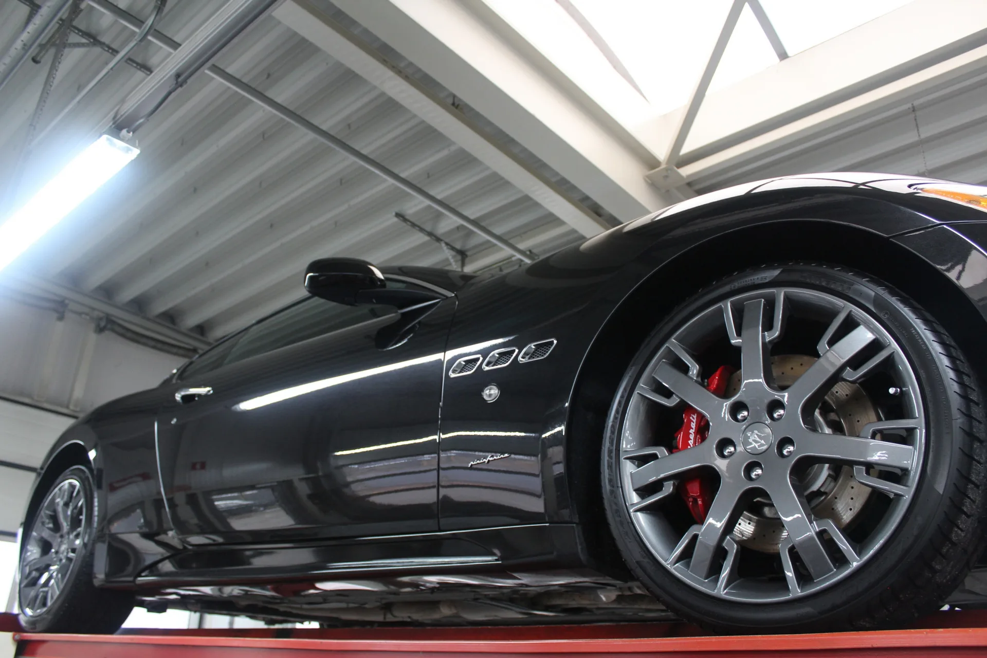 2010 Maserati GranTurismo S, 17/30