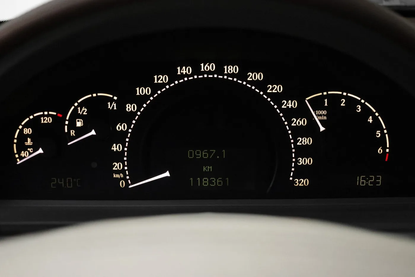 2010 Maybach 57 S offered by a specialist dealer in Nuremberg, Germany, photo 13 of 15