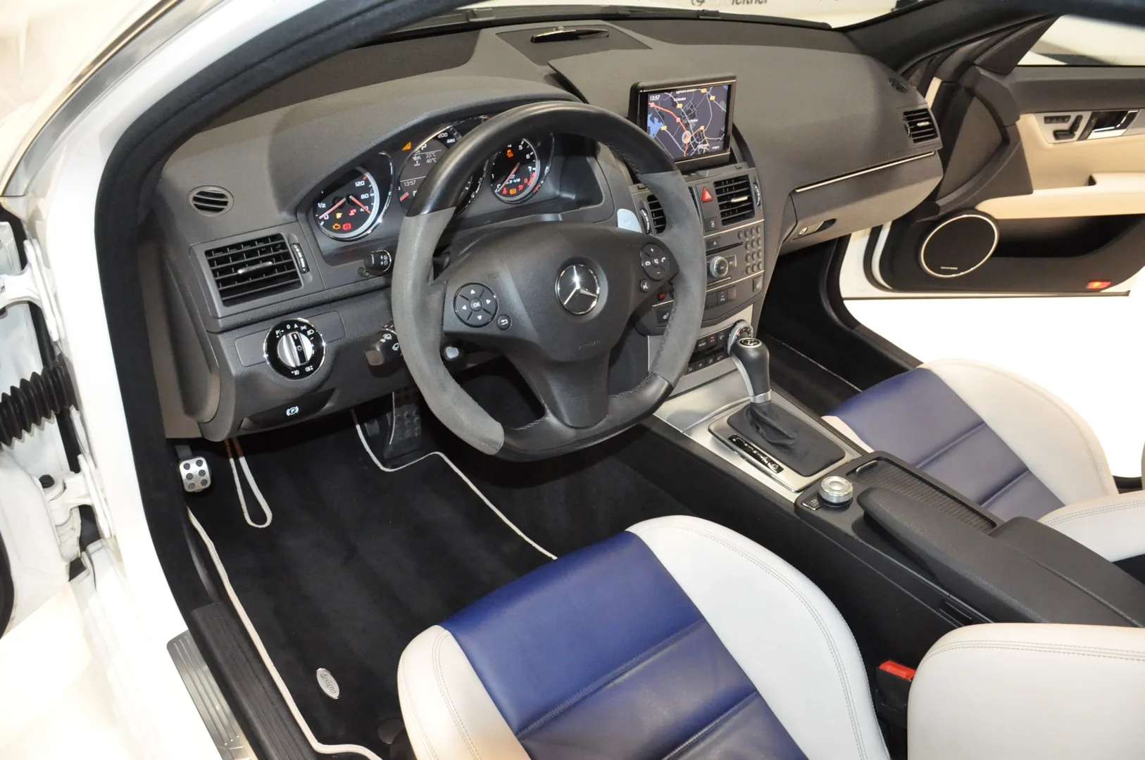 2010 Mercedes-AMG C 63 Estate Performance Package Plus S204, 2/30
