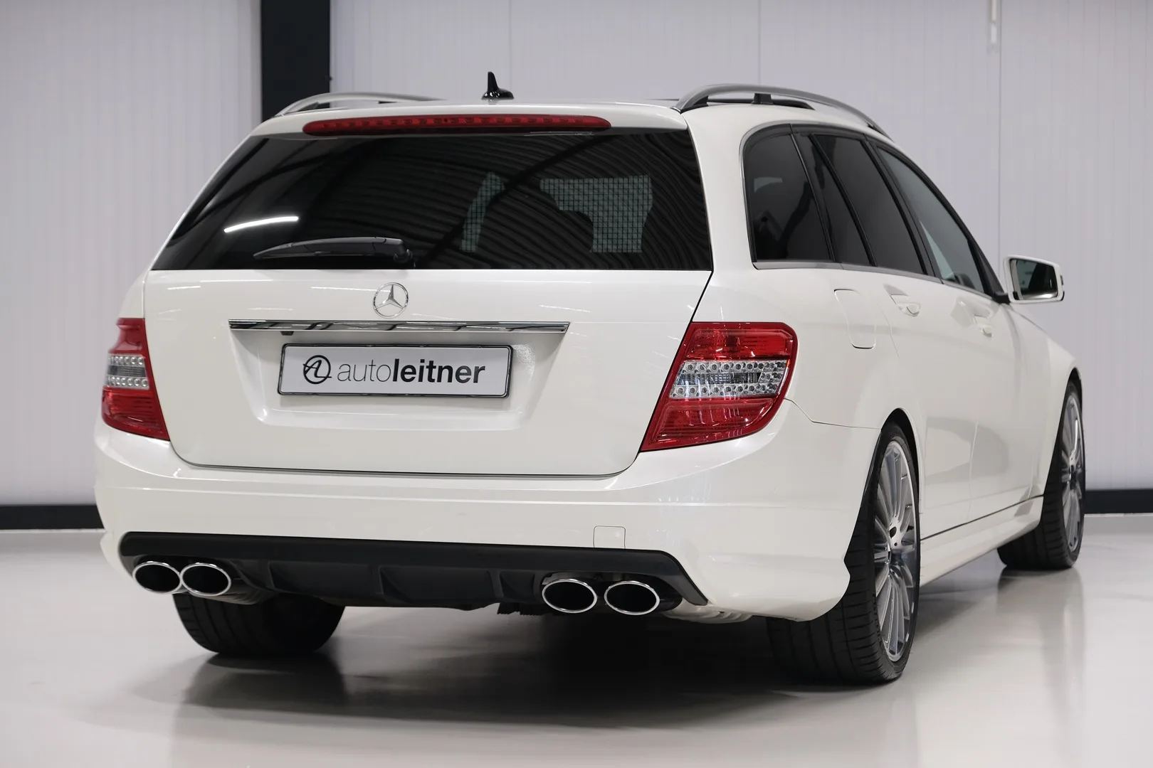 2010 Mercedes-AMG C 63 Estate Performance Package Plus S204, 17/30
