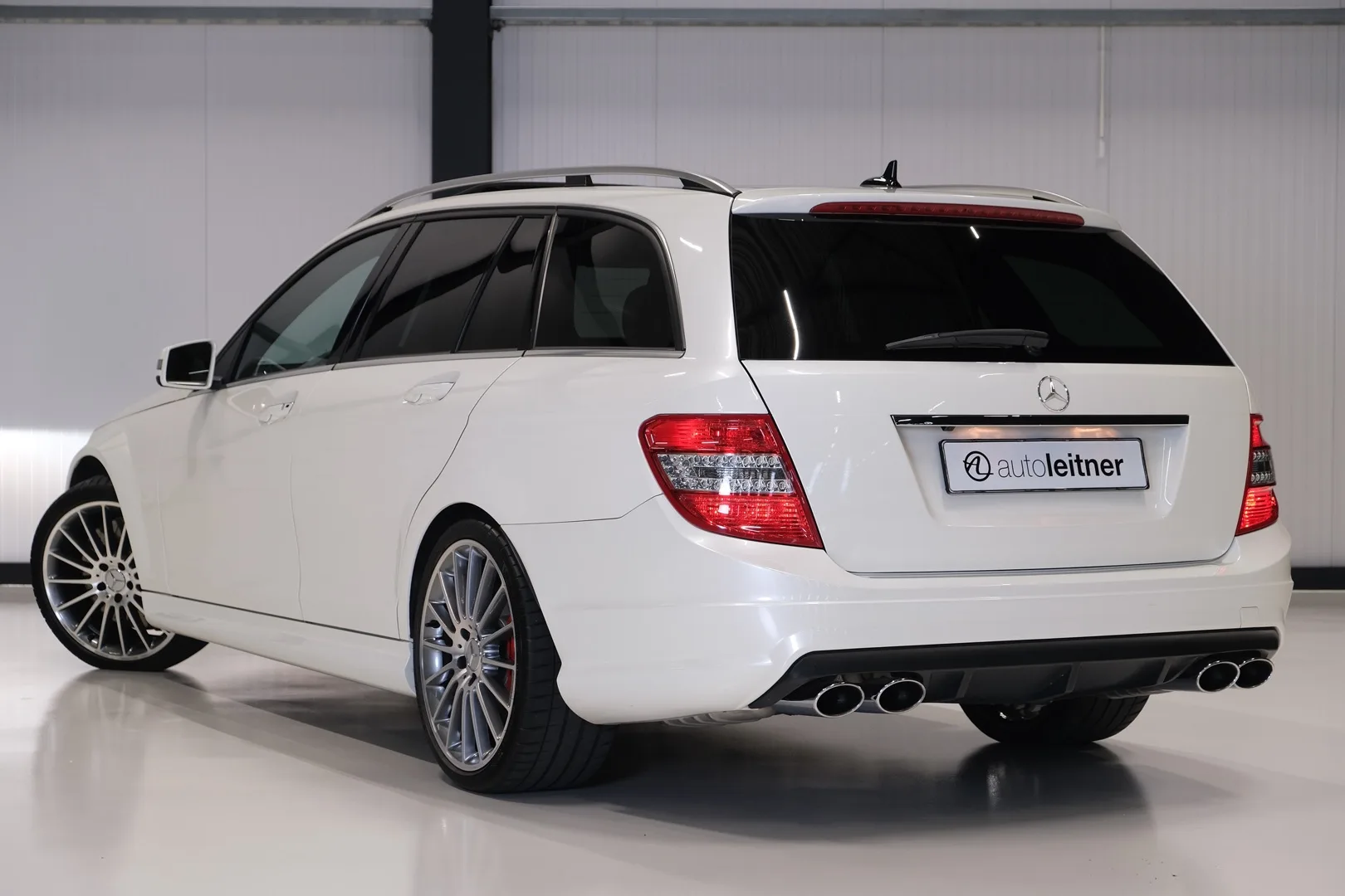 2010 Mercedes-AMG C 63 Estate Performance Package Plus S204, 19/30