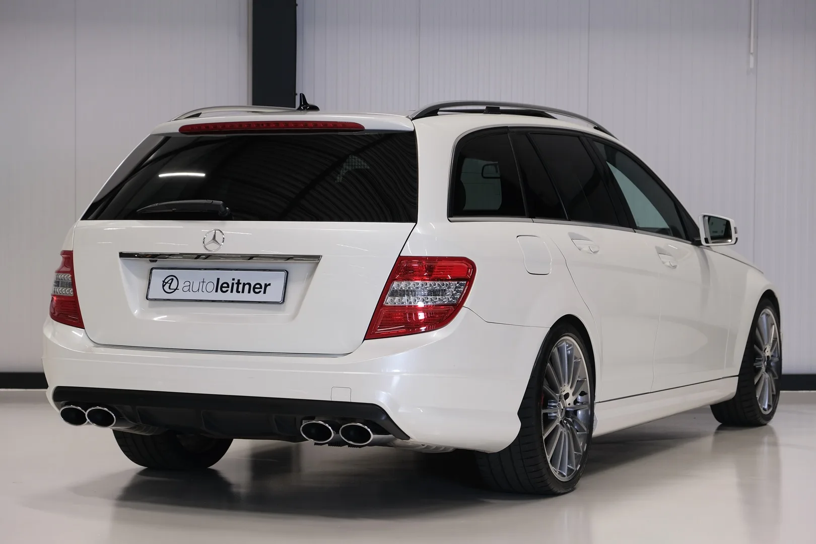 2010 Mercedes-AMG C 63 Estate Performance Package Plus S204, 29/30