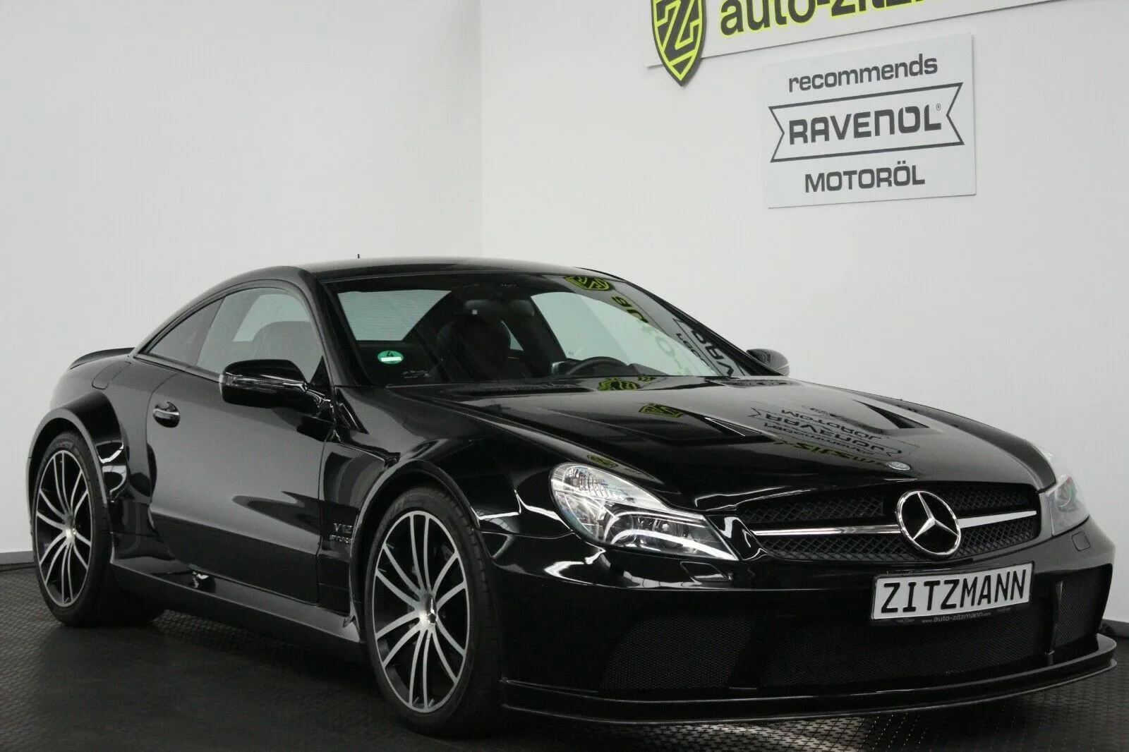 2010 Mercedes-AMG SL 65 Black Series proposée par un concessionnaire spécialisé à Nuremberg, Allemagne, photo principale