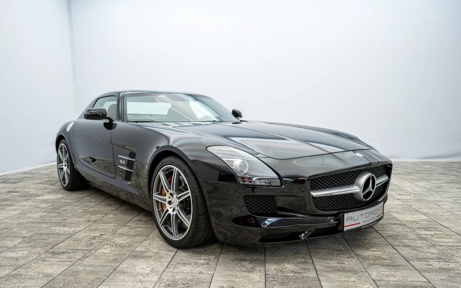 2010 Mercedes-AMG SLS offered by a specialist dealer in Nordhausen, Germany, main photo