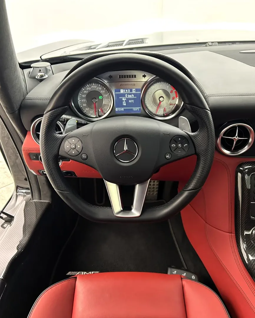 2010 Mercedes-AMG SLS, 8/30
