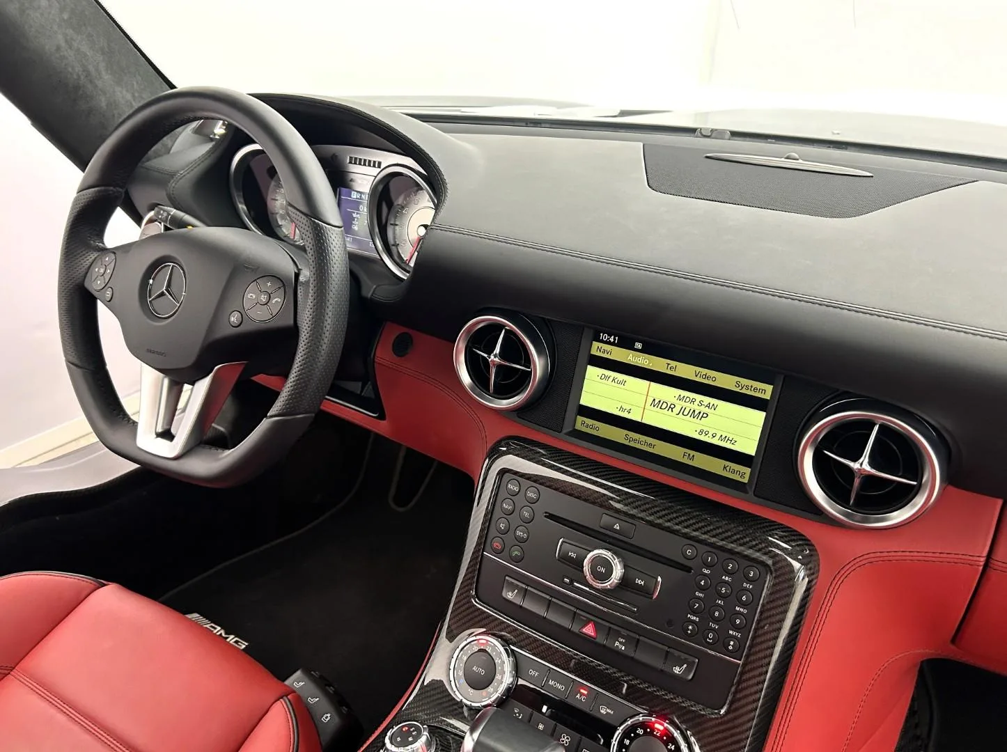 2010 Mercedes-AMG SLS, 10/30