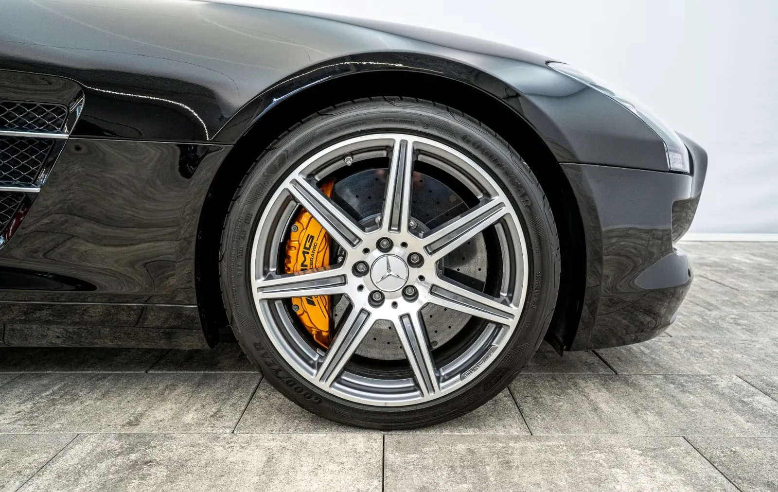 2010 Mercedes-AMG SLS, 24/30