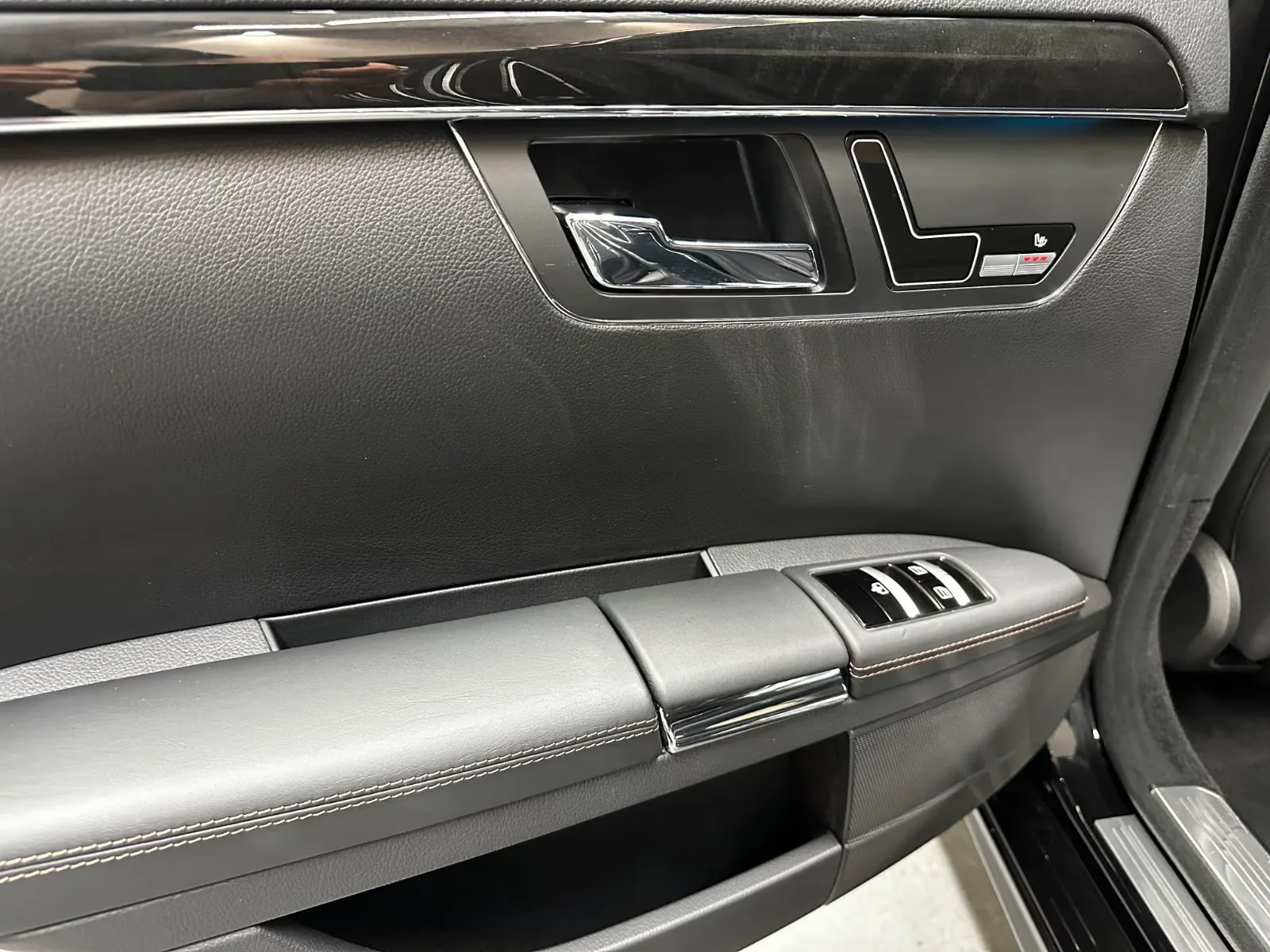 2010 Mercedes-Benz S 500 4MATIC, AMG Line, 16/26