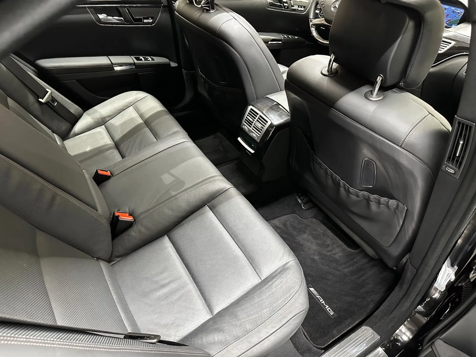 2010 Mercedes-Benz S 500 4MATIC, AMG Line, 18/26