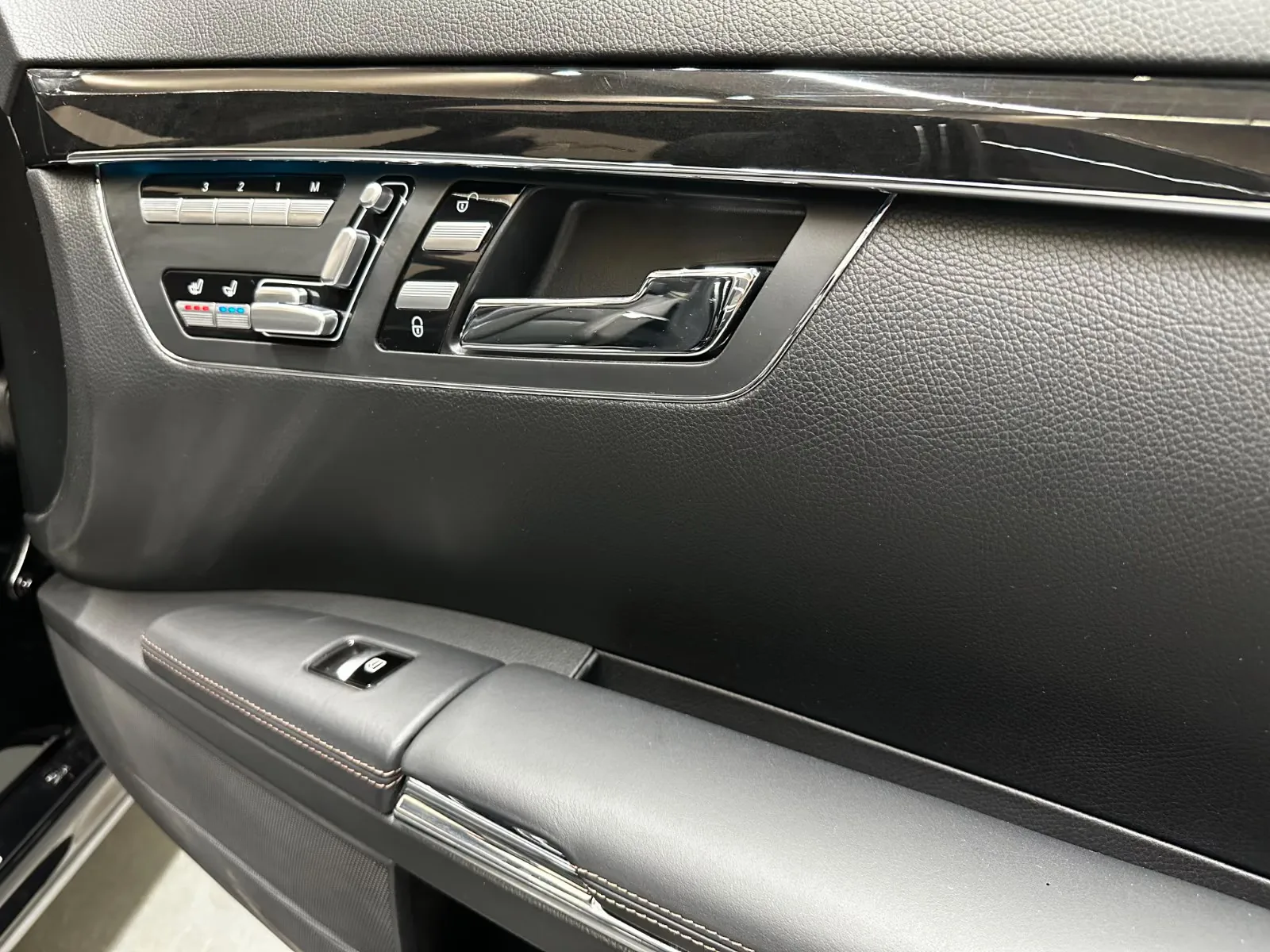 2010 Mercedes-Benz S 500 4MATIC, AMG Line, 24/26
