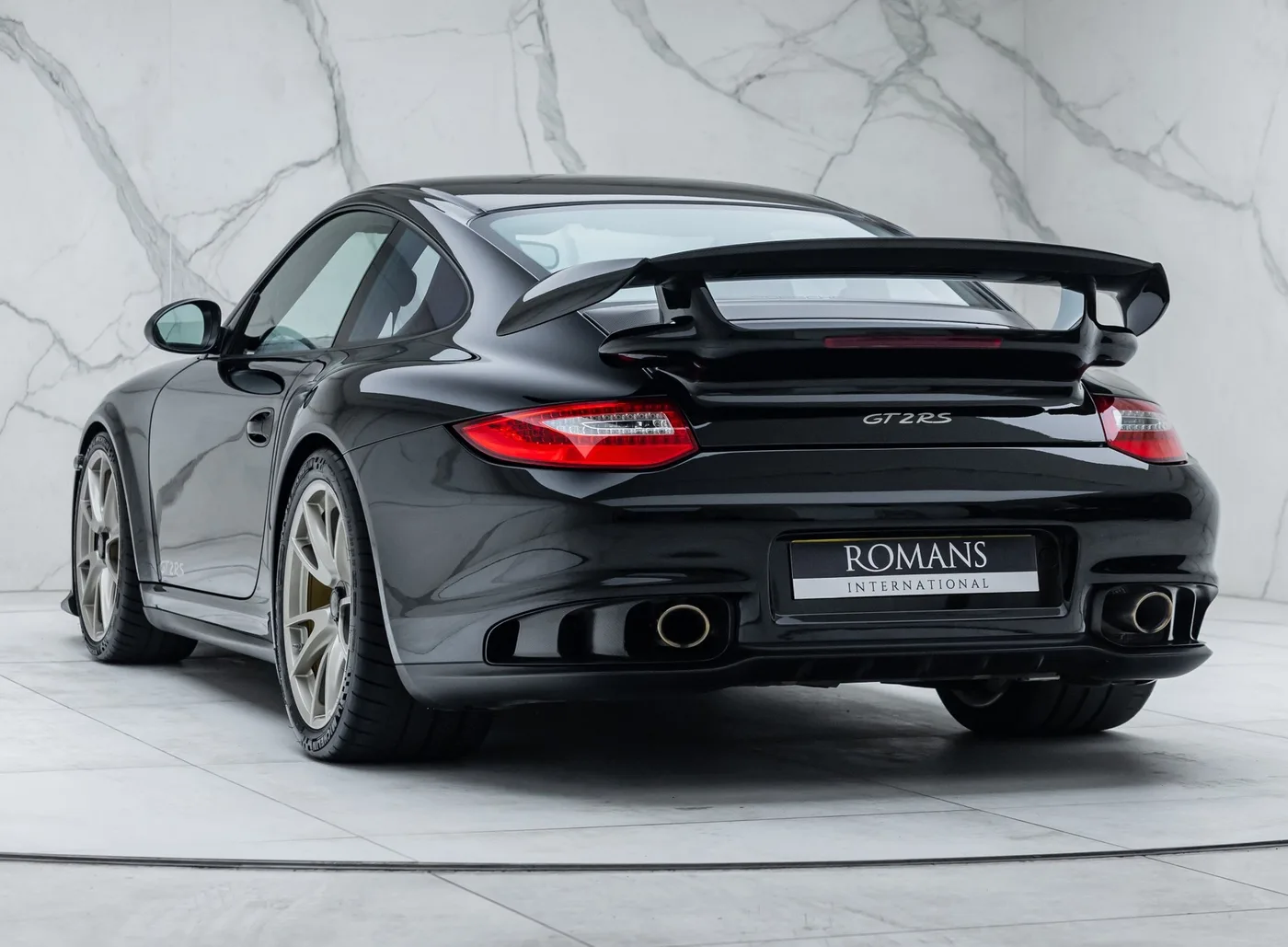 2010 Porsche 911 GT2 RS proposée par un concessionnaire spécialisé à Banstead, Royaume-Uni, photo 7 sur 15