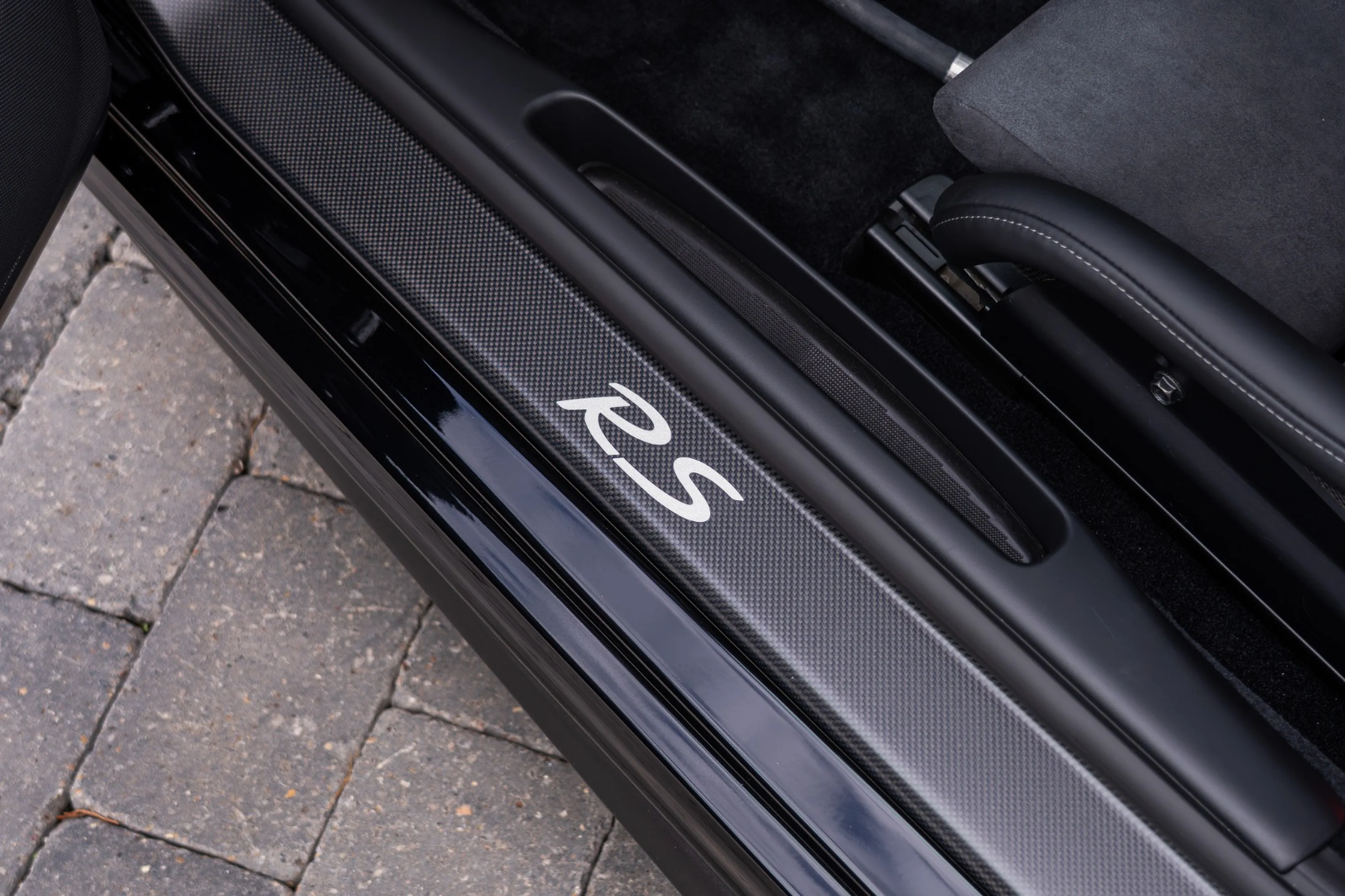 2010 Porsche 911 GT2 RS, 16/30