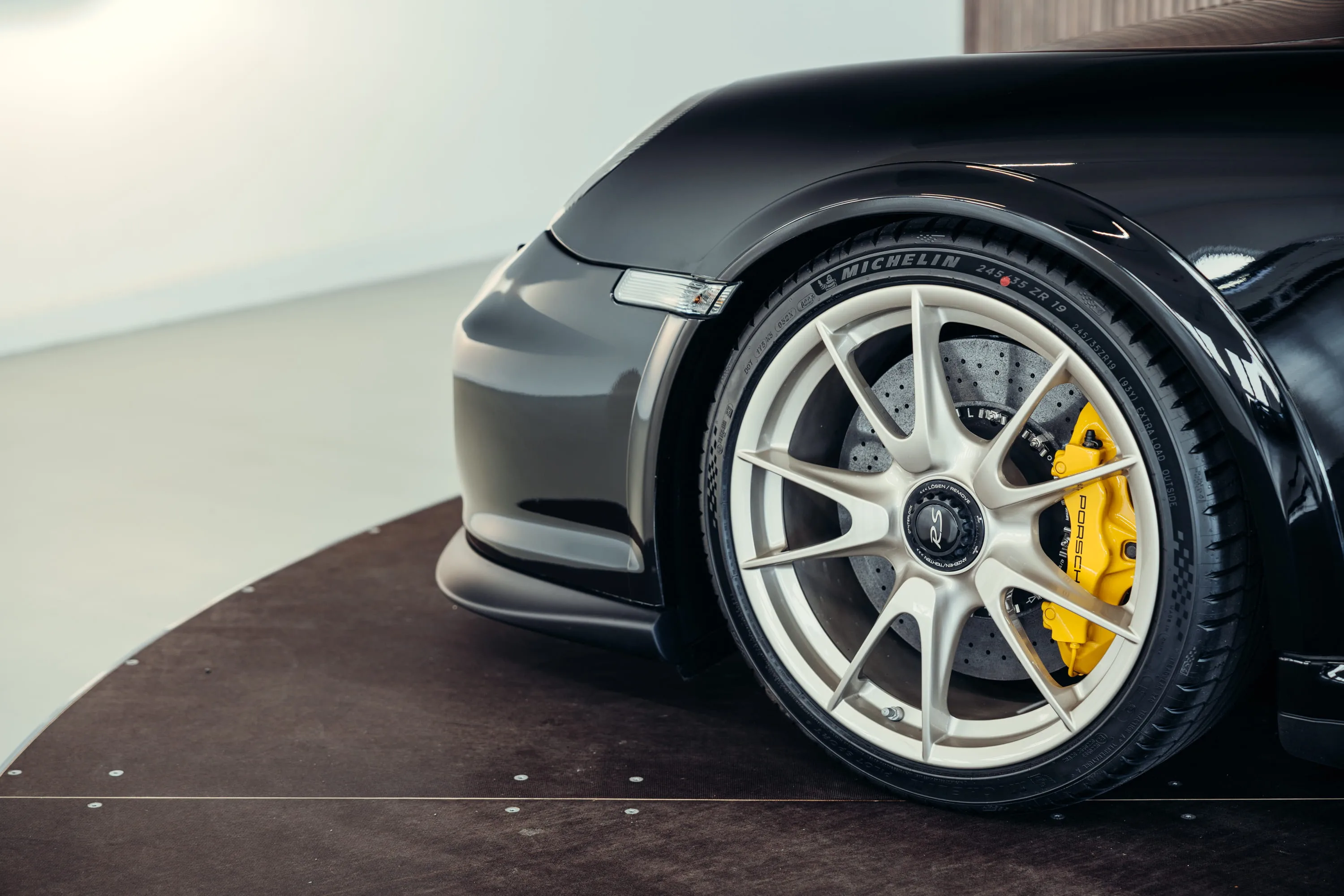 2010 Porsche 911 GT2 RS, 17/30