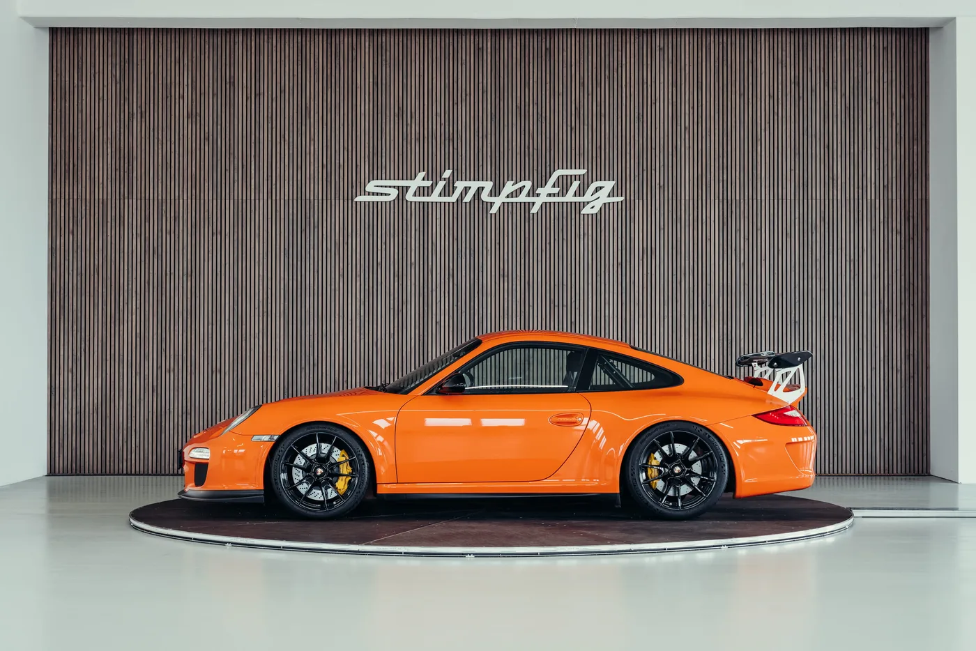 2010 Porsche 911 GT3 RS proposée par un spécialiste de la voiture de collection à Stuttgart, Allemagne, photo 2 sur 25