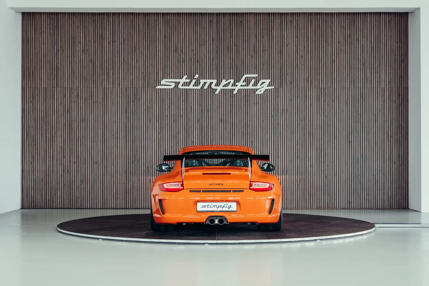 2010 Porsche 911 GT3 RS proposée par un spécialiste de la voiture de collection à Stuttgart, Allemagne, photo 4 sur 25