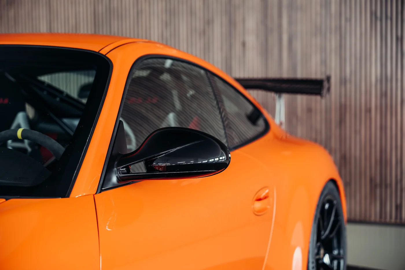 2010 Porsche 911 GT3 RS proposée par un spécialiste de la voiture de collection à Stuttgart, Allemagne, photo 11 sur 25