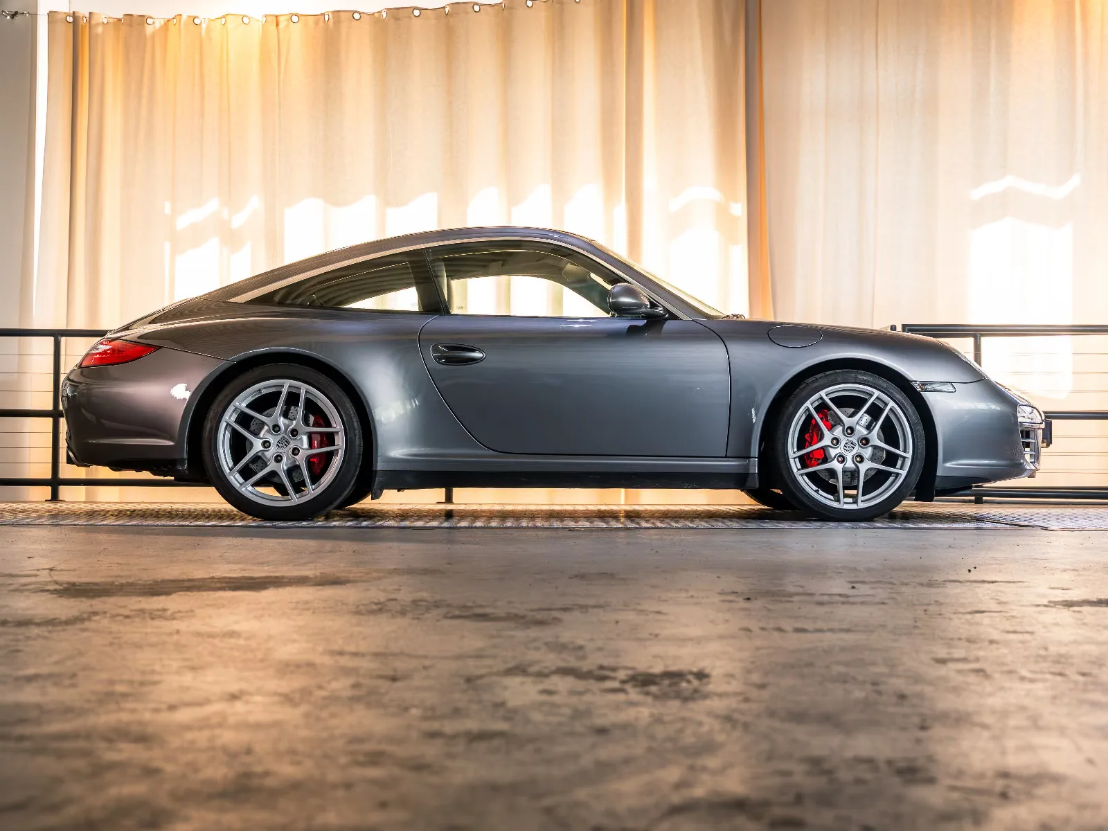 2010 Porsche 911 Targa 4S, 2/12