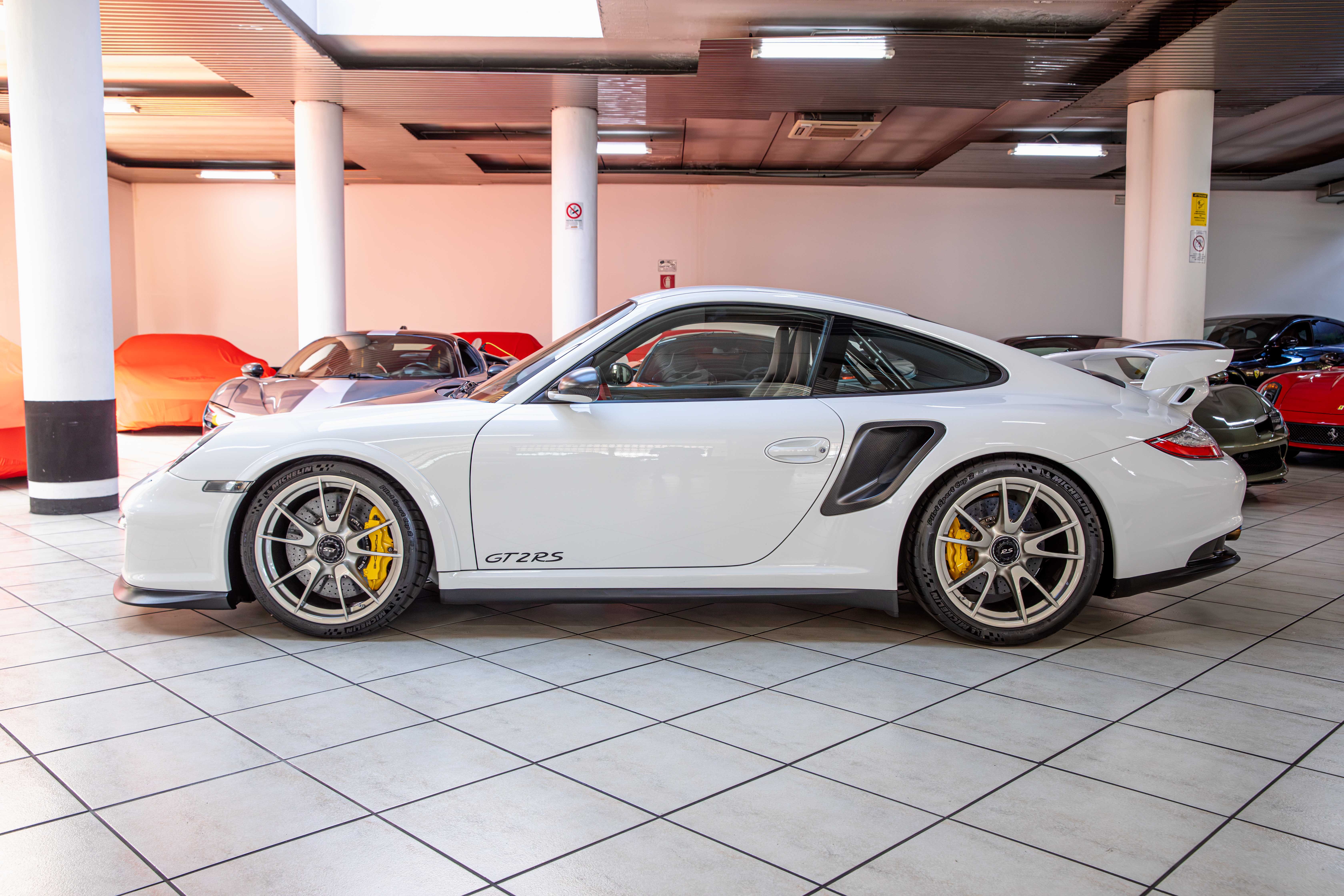 2010 Porsche 911 GT2 RS Clubsport angeboten von einem Fachhändler in Milan, Italien, Foto 8 von 20