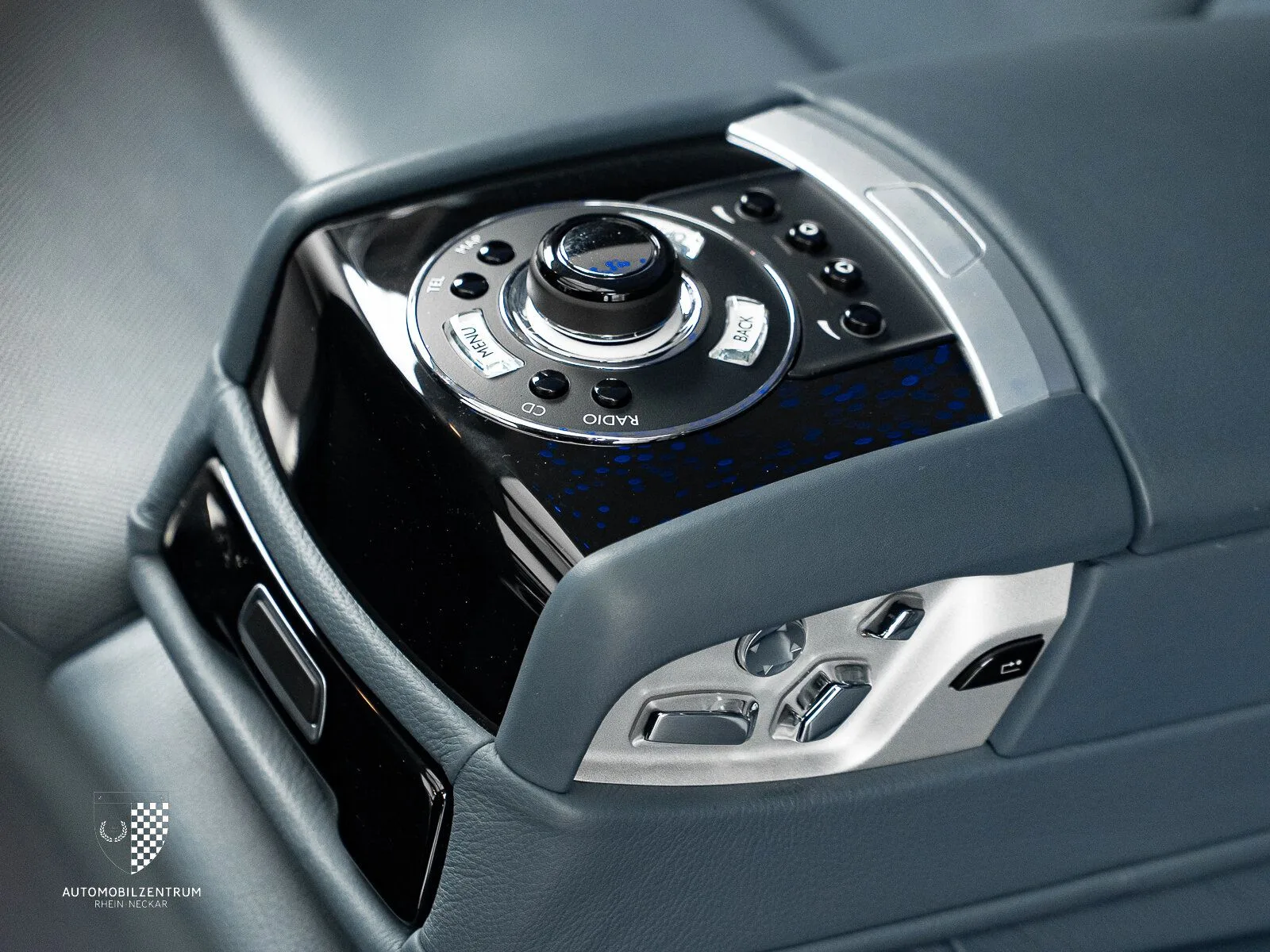 2010 Rolls-Royce Ghost, 28/30
