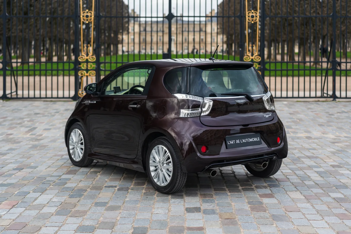 2011 Aston Martin Cygnet, 3/30