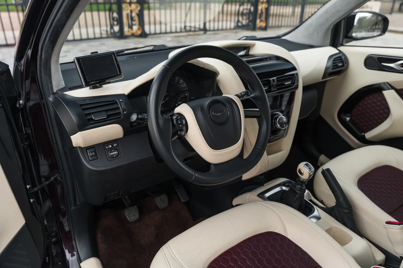 2011 Aston Martin Cygnet, 7/30