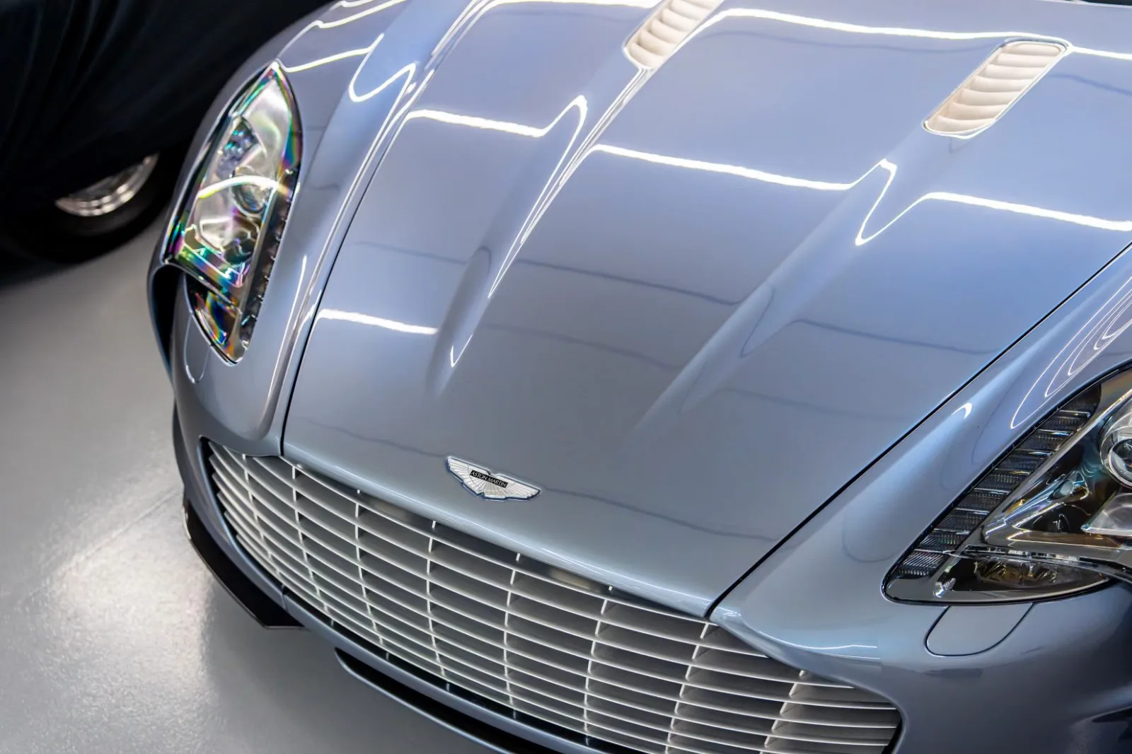 2011 Aston Martin One-77, 2/26