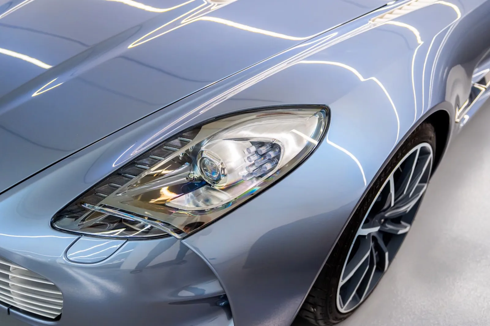 2011 Aston Martin One-77, 3/26