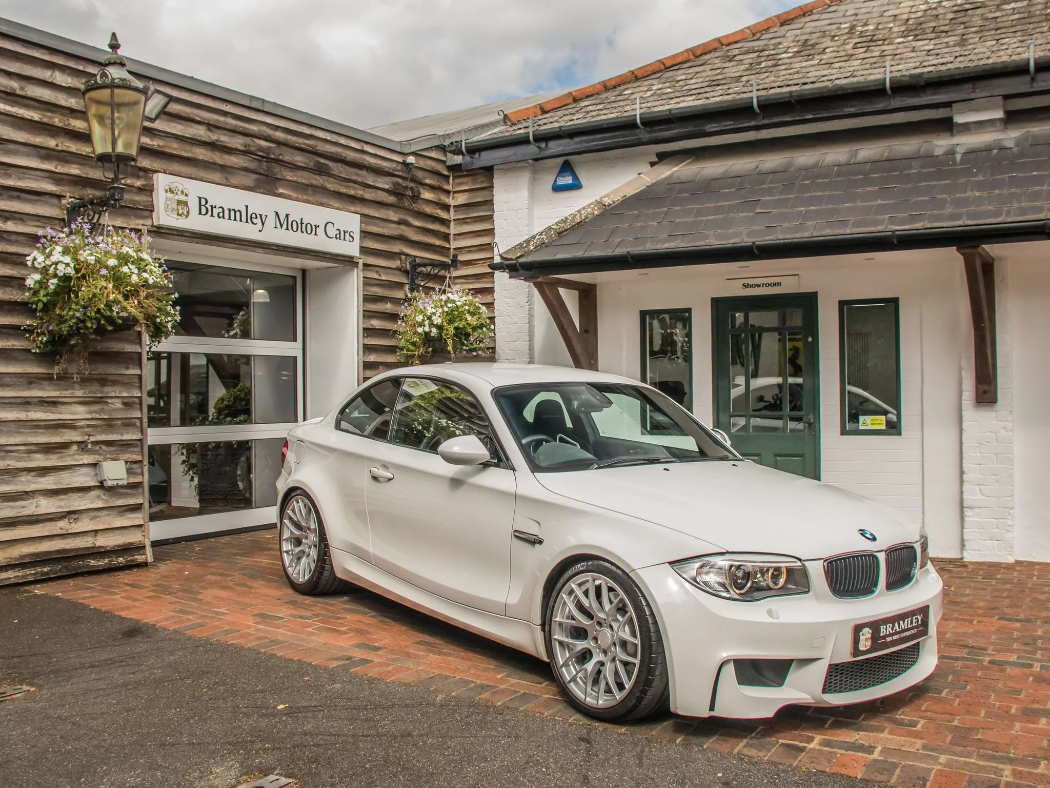 2011 BMW 1M Coupé, 2/23