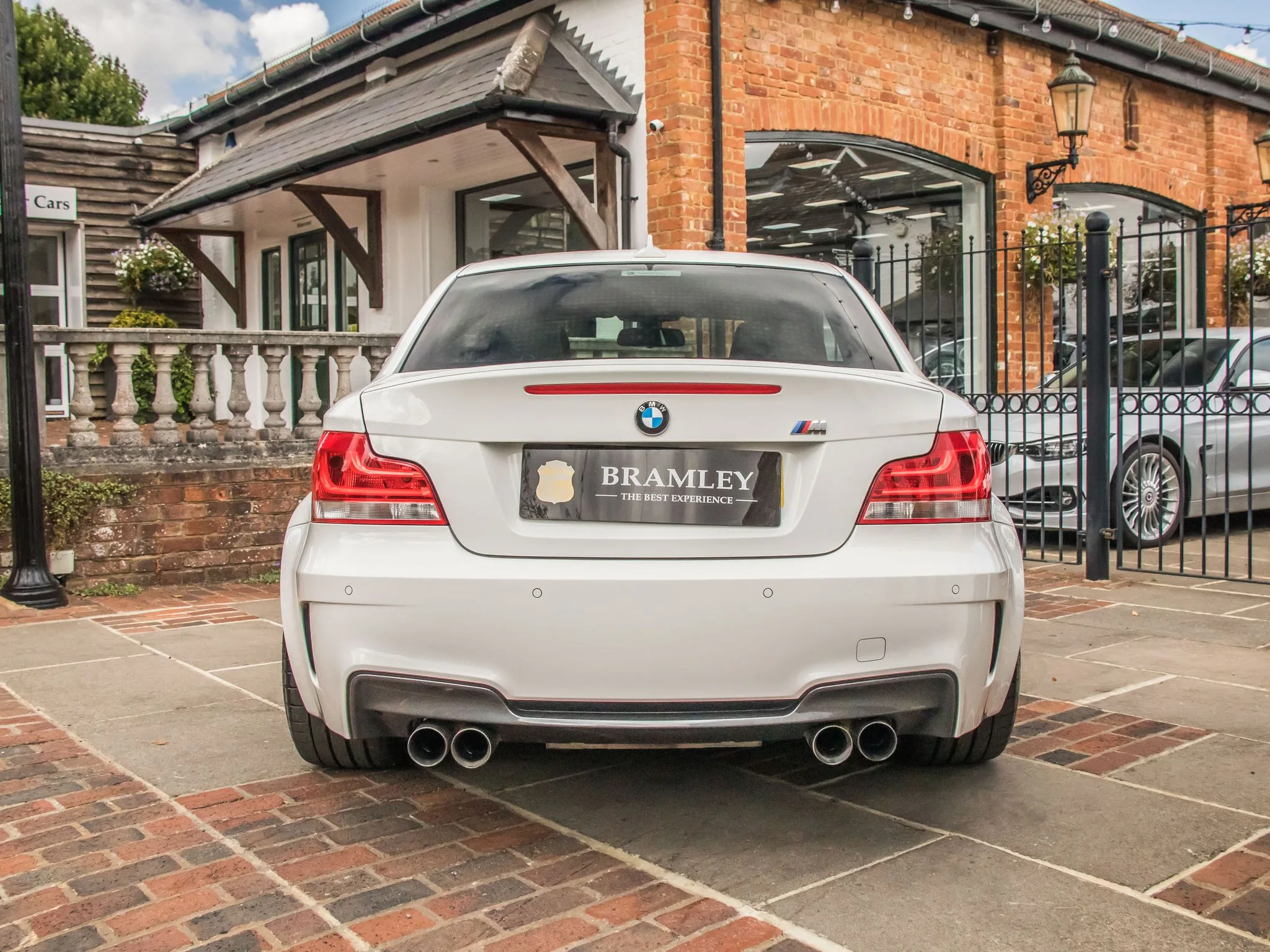 2011 BMW 1M Coupé, 8/23