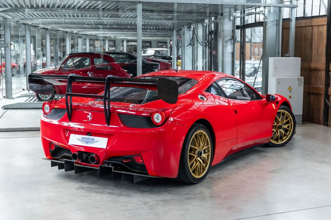 2011 Ferrari 458 Challenge Evo proposée par un concessionnaire spécialisé à Neuss, Allemagne, photo 2 sur 10