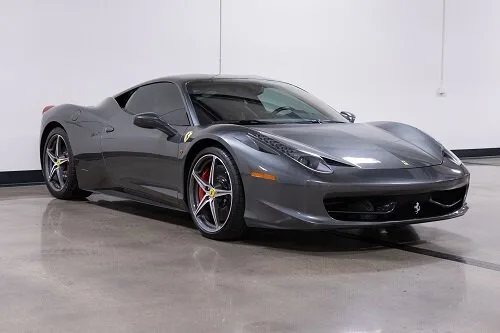 2011 Ferrari 458 Italia vendue par un concessionnaire spécialisé à Costa Mesa, États-Unis, photo principale