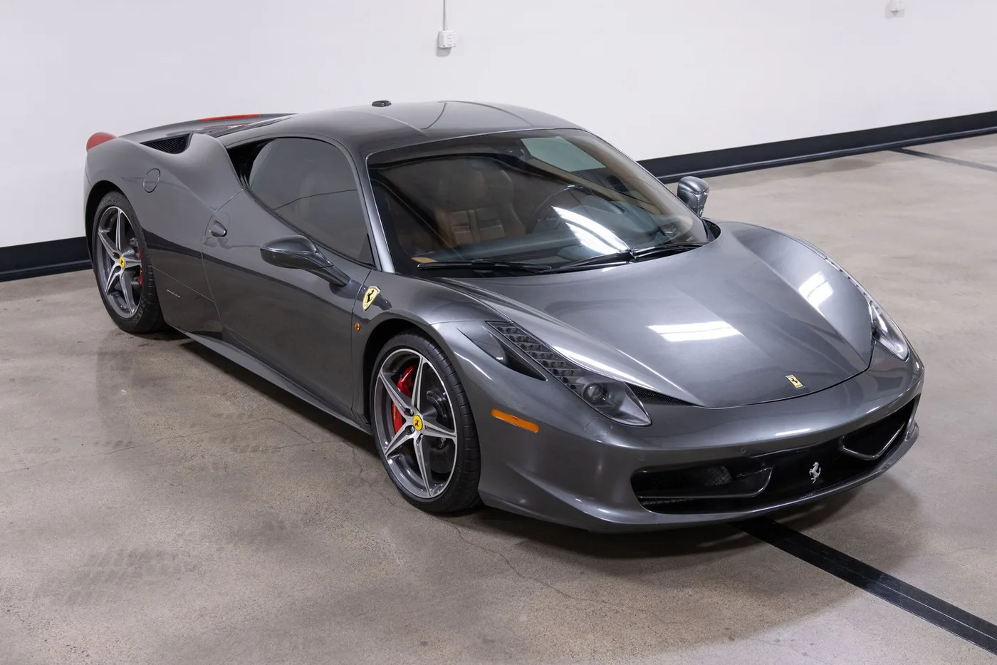 2011 Ferrari 458 Italia vendue par un concessionnaire spécialisé à Costa Mesa, États-Unis, photo 11 sur 15