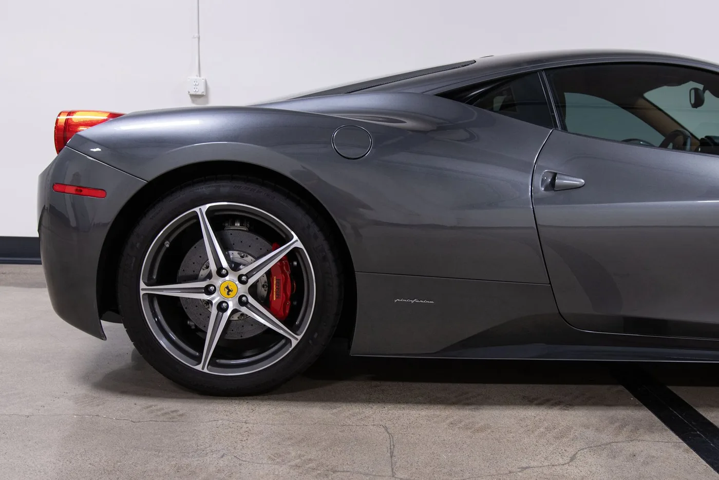 2011 Ferrari 458 Italia vendue par un concessionnaire spécialisé à Costa Mesa, États-Unis, photo 14 sur 15