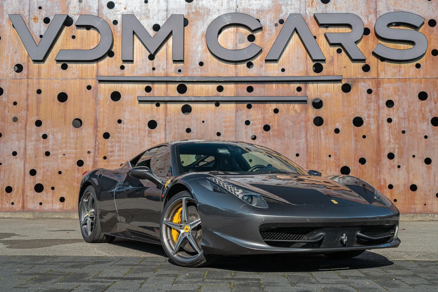 2011 Ferrari 458 Italia proposée par un spécialiste de la supercar à Gronau, Allemagne, photo 3 sur 25
