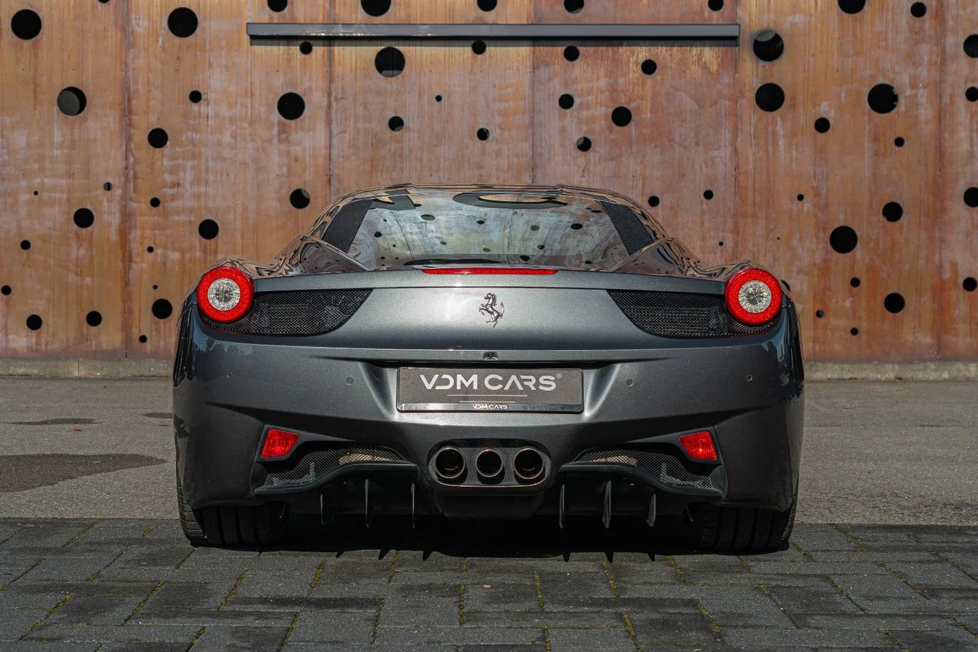 2011 Ferrari 458 Italia proposée par un spécialiste de la supercar à Gronau, Allemagne, photo 5 sur 25