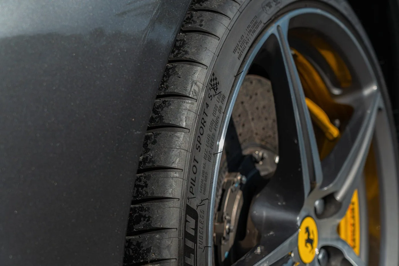 2011 Ferrari 458 Italia proposée par un spécialiste de la supercar à Gronau, Allemagne, photo 11 sur 25