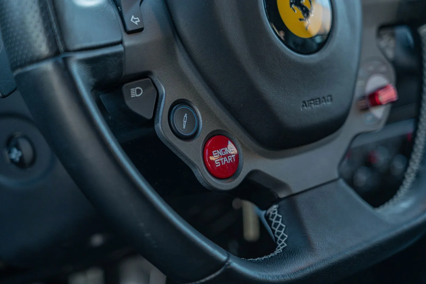 2011 Ferrari 458 Italia proposée par un spécialiste de la supercar à Gronau, Allemagne, photo 22 sur 25