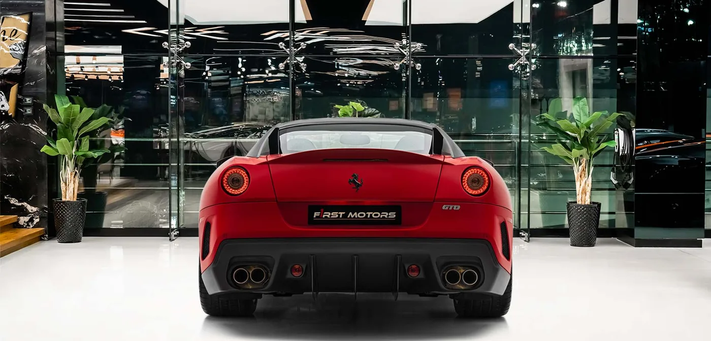 2011 Ferrari 599 GTO verkauft von einem Fachhändler in Dubai, Vereinigte Arabische Emirate, Außenansicht 4