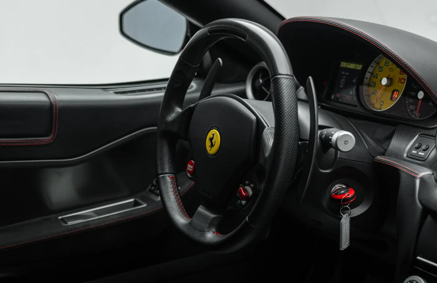 2011 Ferrari 599 GTO verkauft von einem Fachhändler in Dubai, Vereinigte Arabische Emirate, Foto 8 von 10