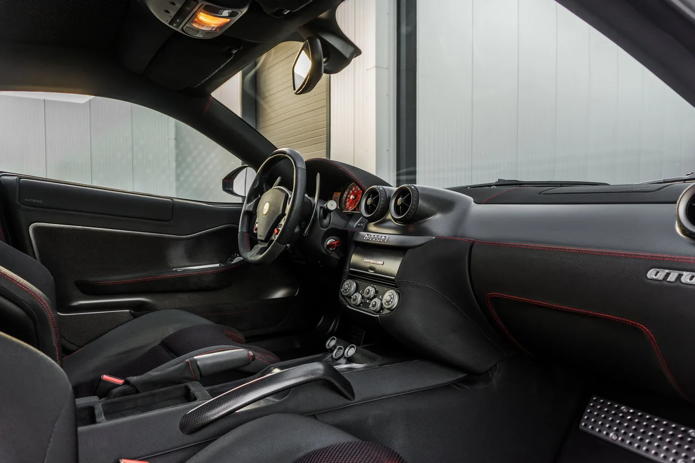 2011 Ferrari 599 GTO angeboten von einem Supersportwagenhändler in Woerden, Niederlande, Foto 5 von 25