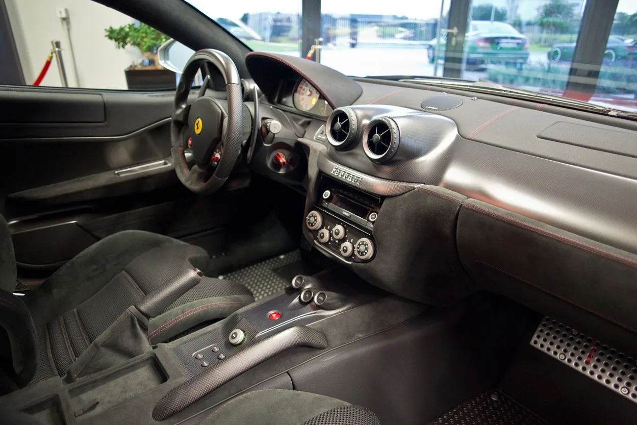 2011 Ferrari 599 GTO F1 angeboten von einem Fachhändler in Cologne, Deutschland, Foto 10 von 16