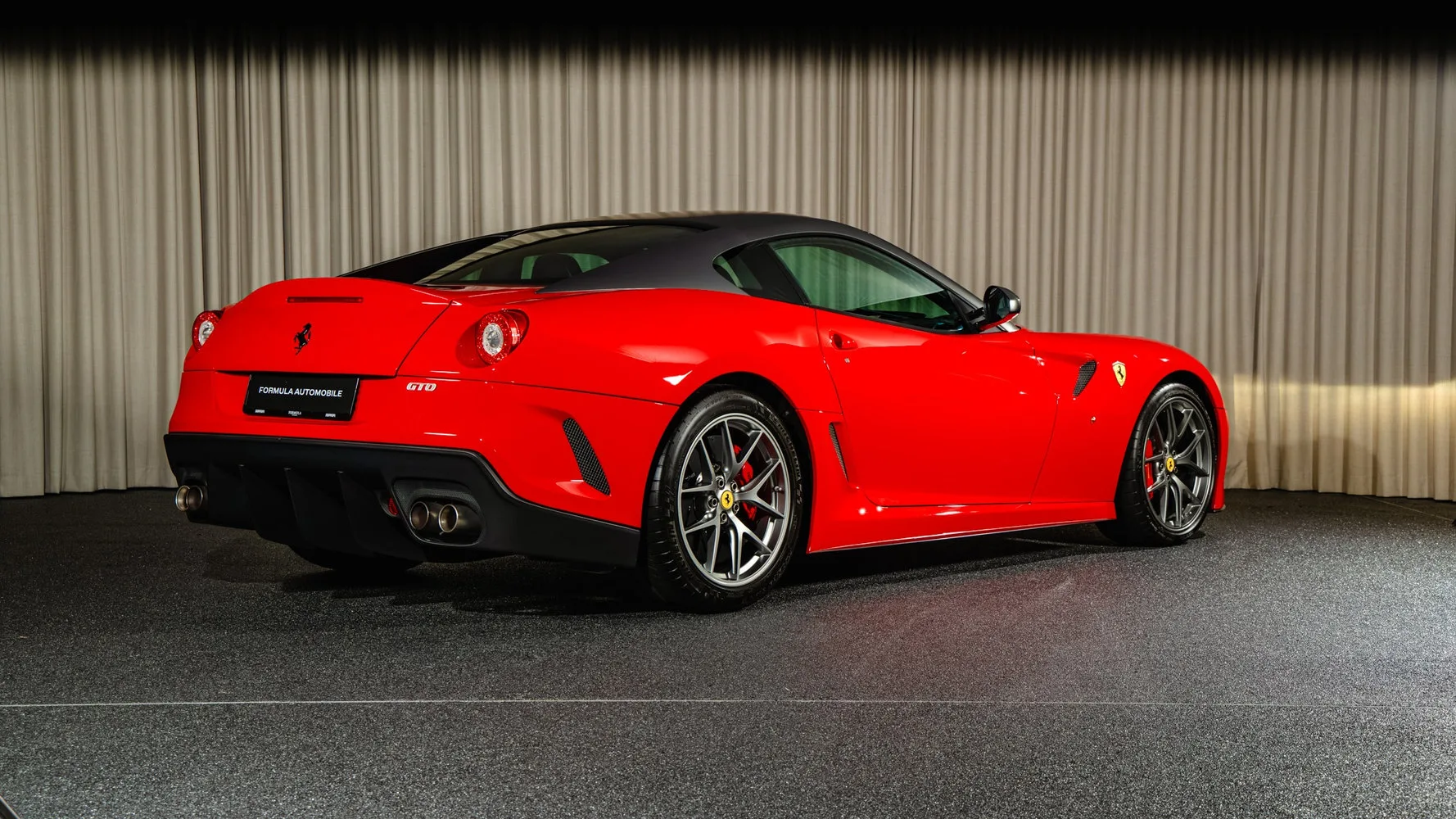 2011 Ferrari 599 GTO, 3/30