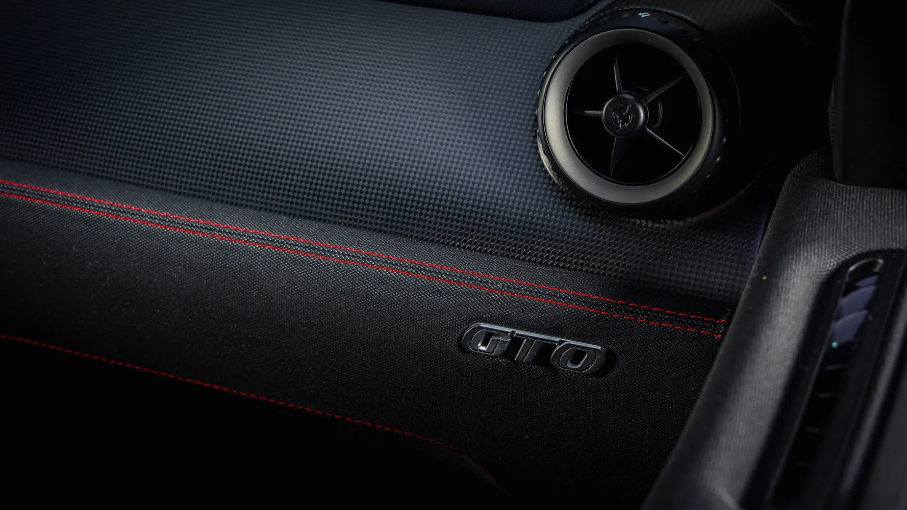 2011 Ferrari 599 GTO, 19/30