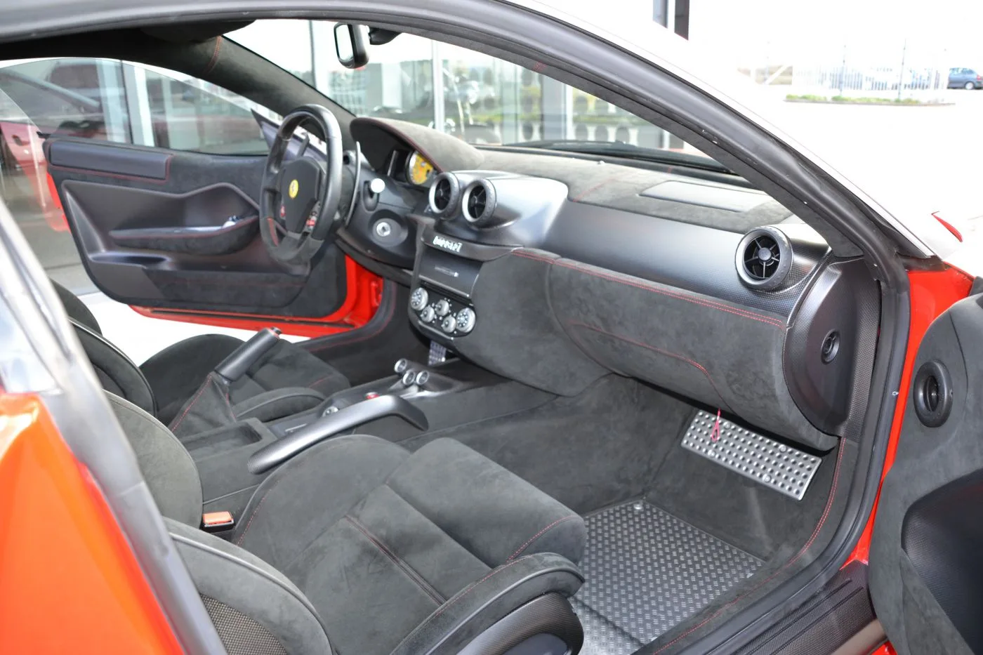 2011 Ferrari 599 GTO offered by a specialist dealer in Písek, Czechia, photo 13 of 16