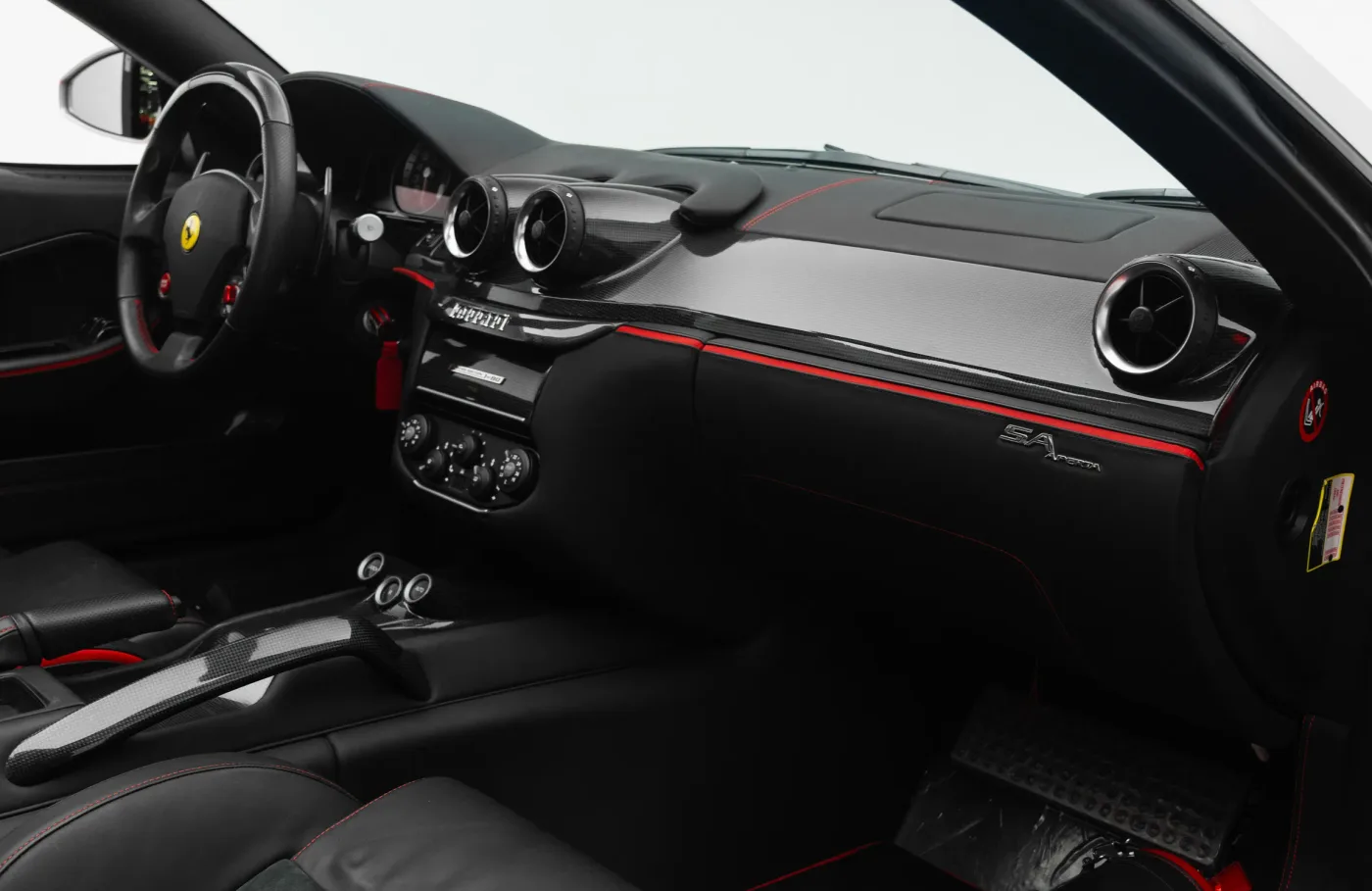 2011 Ferrari 599 SA Aperta verkauft von einem Fachhändler in Dubai, Vereinigte Arabische Emirate, Foto 6 von 10