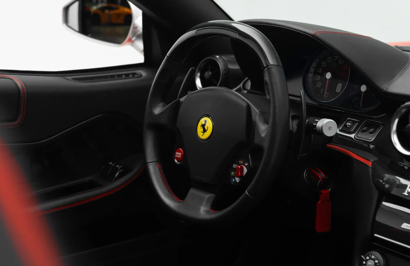 2011 Ferrari 599 SA Aperta verkauft von einem Fachhändler in Dubai, Vereinigte Arabische Emirate, Foto 7 von 10