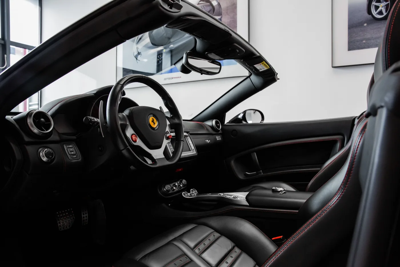 2011 Ferrari California offered by a specialist dealer in Hengelo, Netherlands, photo 5 of 15