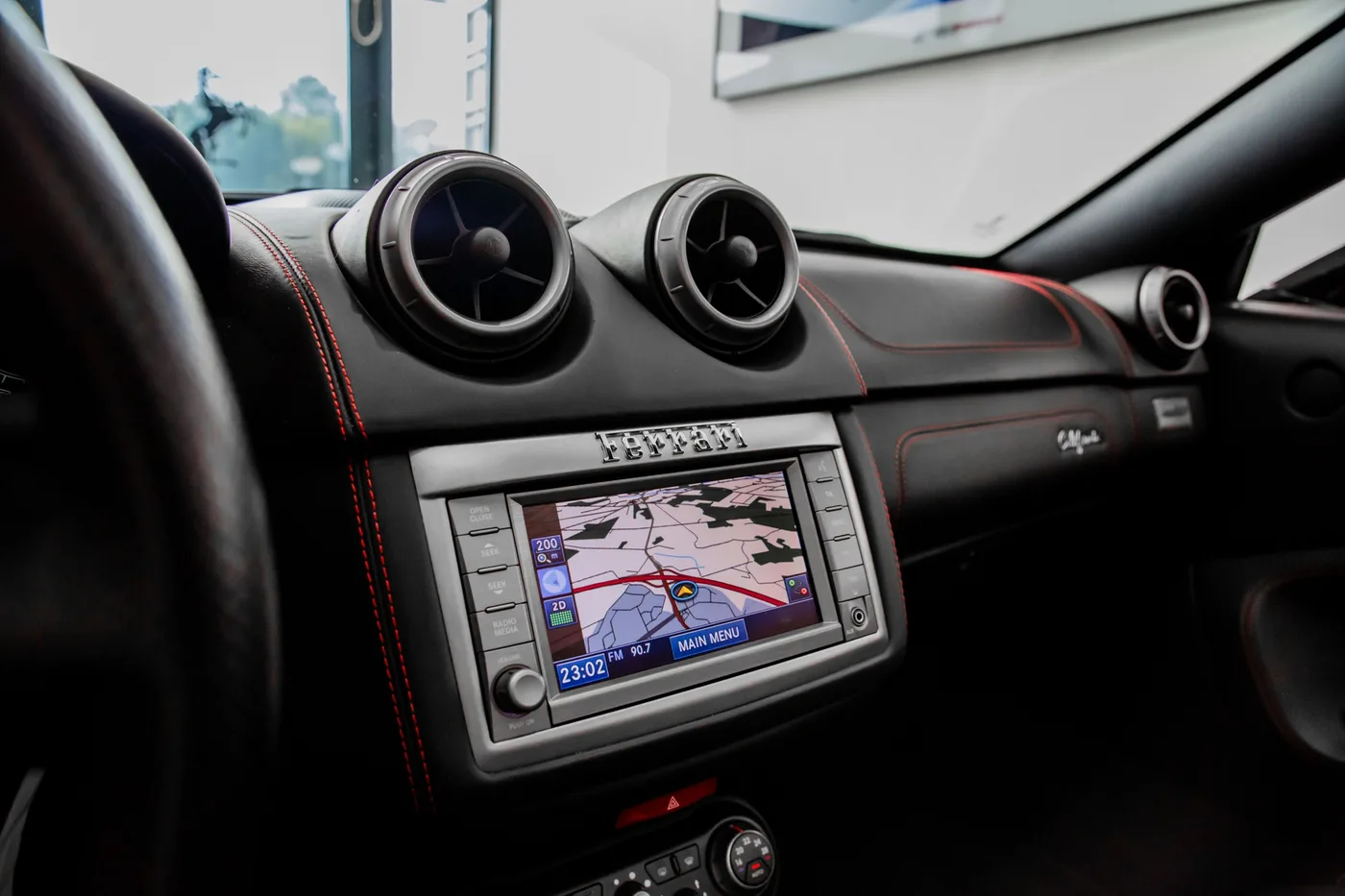 2011 Ferrari California offered by a specialist dealer in Hengelo, Netherlands, photo 15 of 15