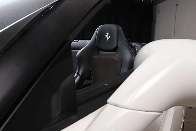 2011 Ferrari California, 20/30